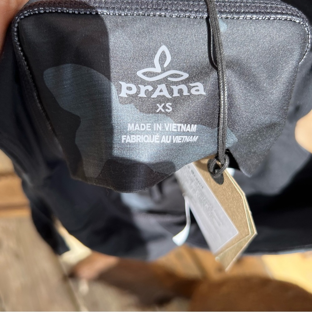 Prana NWT black & grey camo XS‎ bralette - Picture 4 of 5